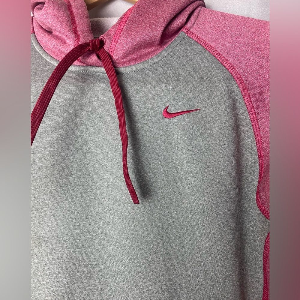Nike Therma-FIT Gray Pink Pullover Hoodie Athleisure gym  S - Picture 3 of 8